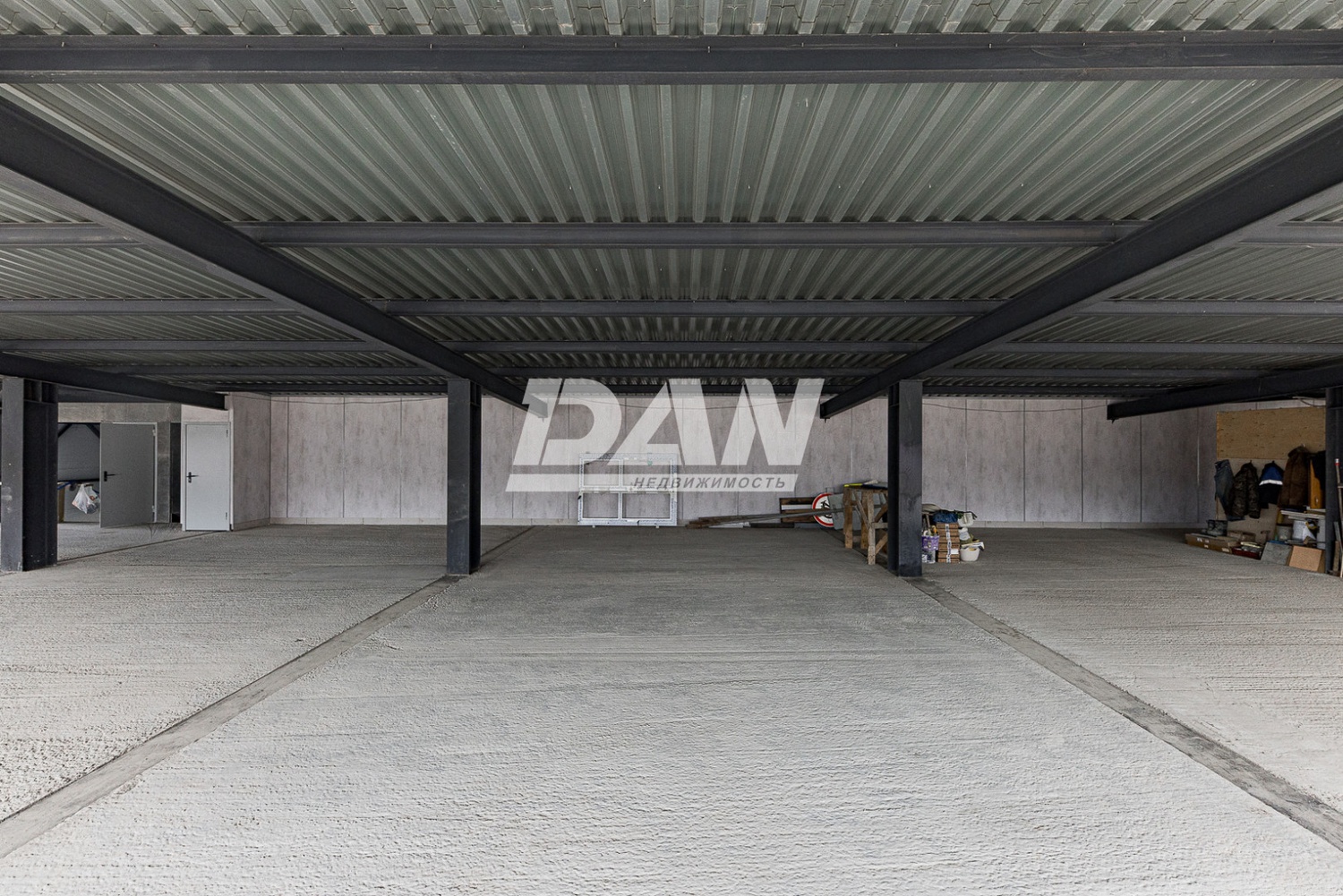 Торговое помещение 378,3 м²