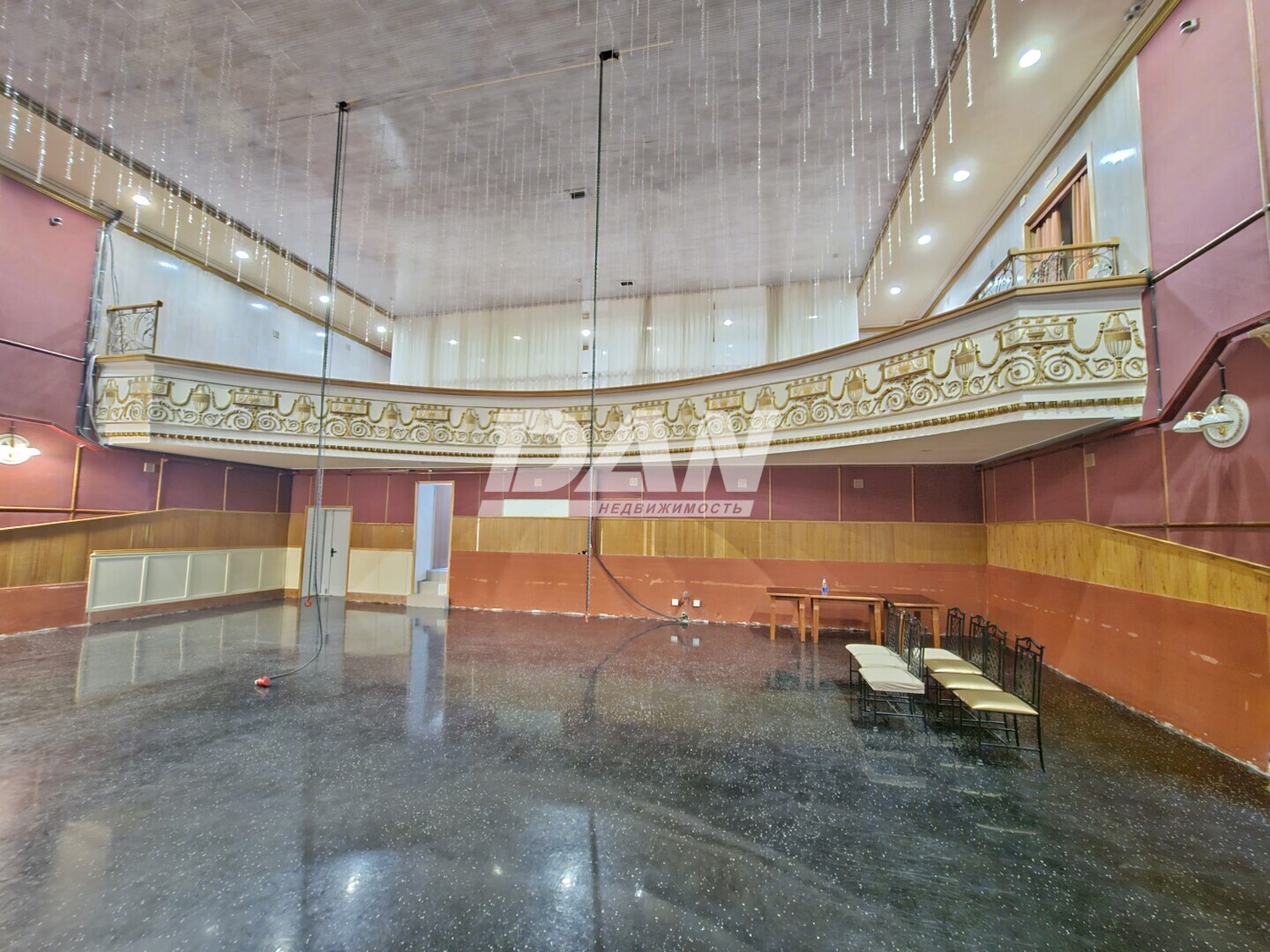 Торговое помещение 1439,5 м²