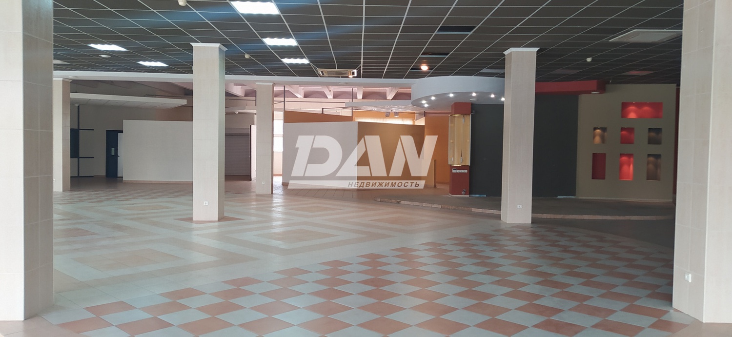 Помещение свободного назначения 820 м²