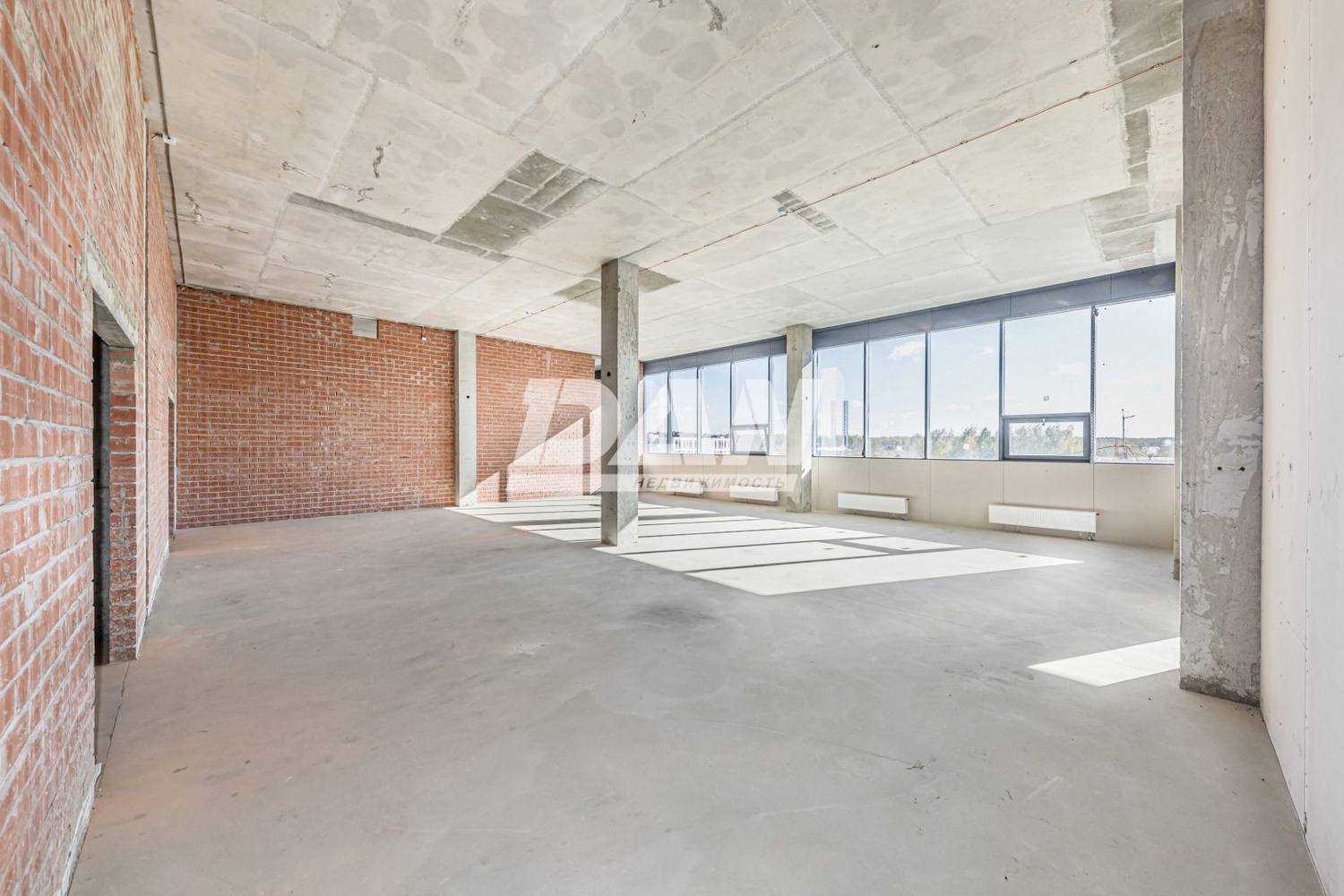 Помещение свободного назначения 641,3 м²