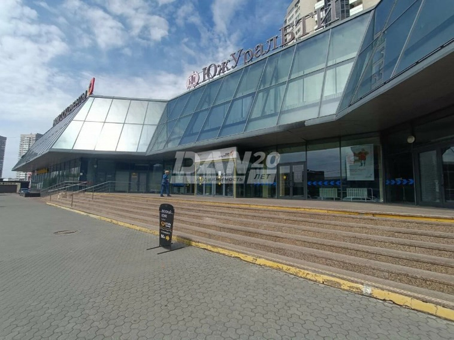 Торговое помещение 372 м²