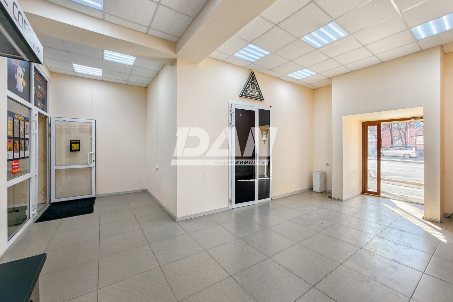 Торговая площадь 786 м²