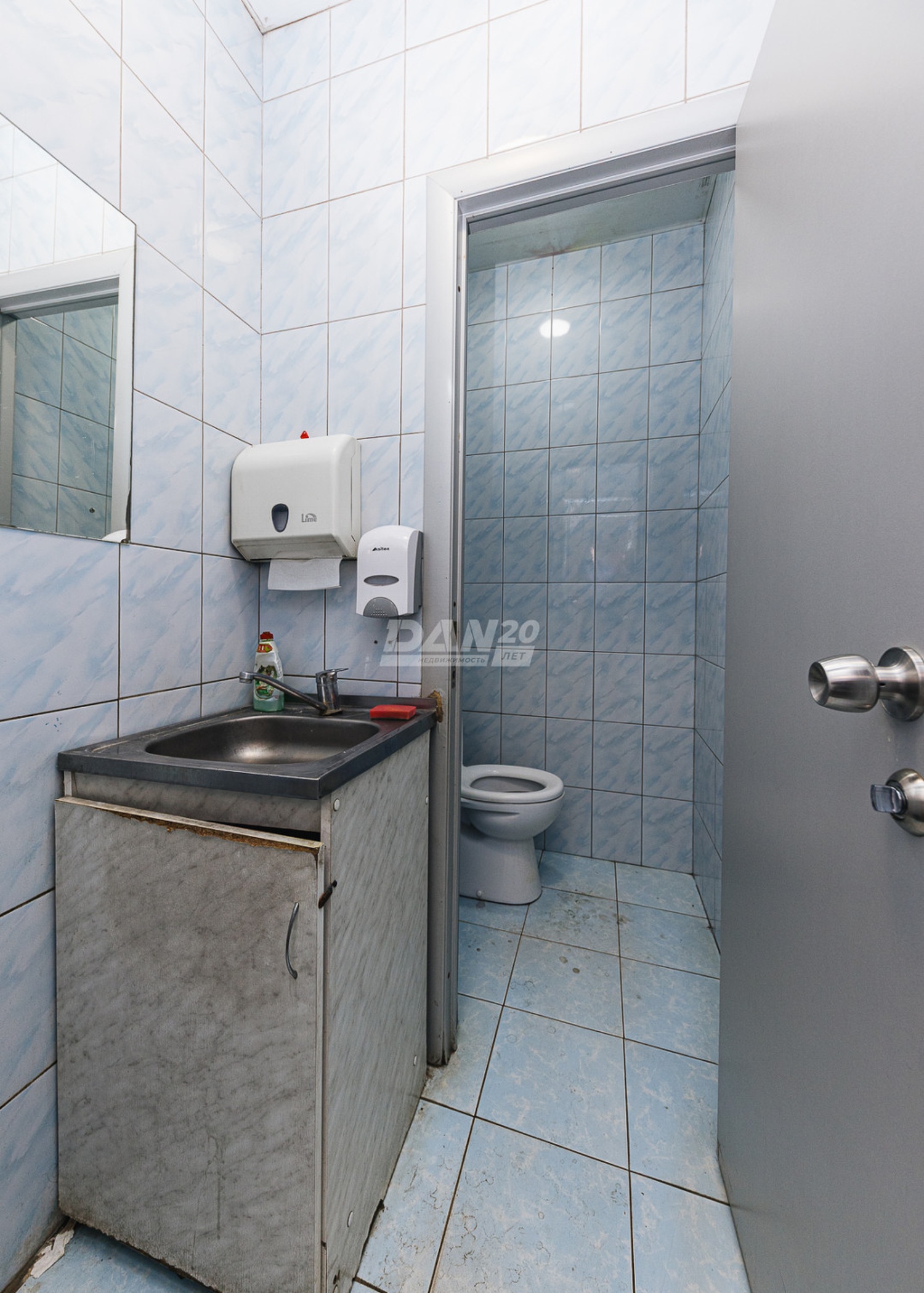 Торговая площадь 1625 м²