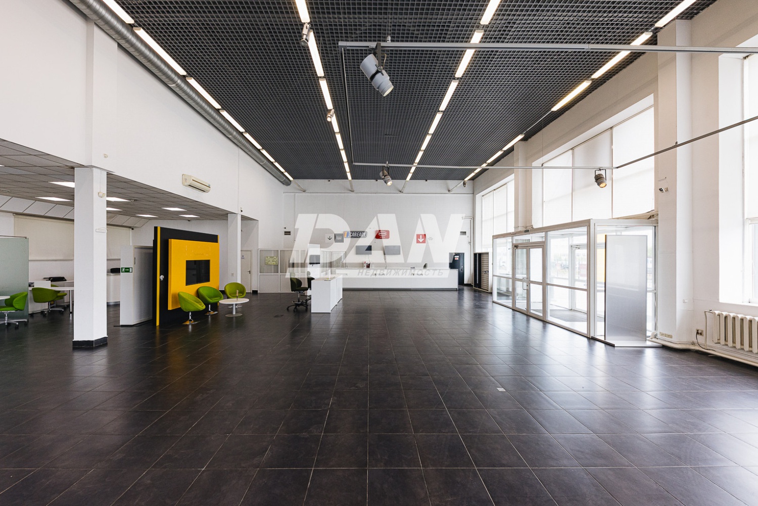 Торговое помещение 1625 м²