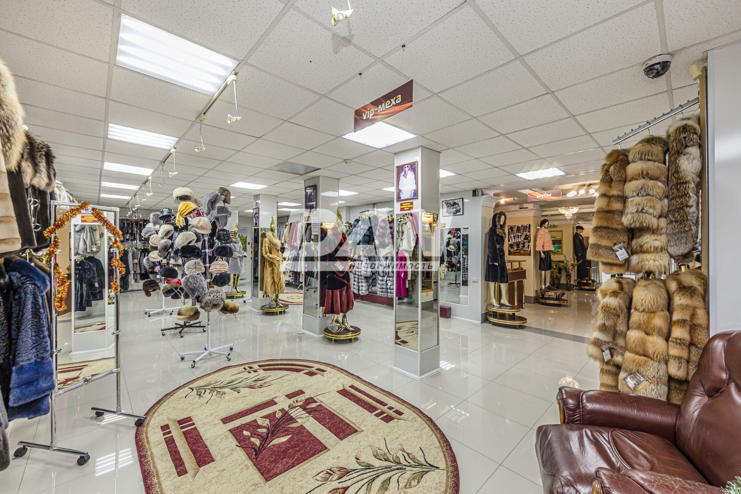 Торговая площадь 232 м²