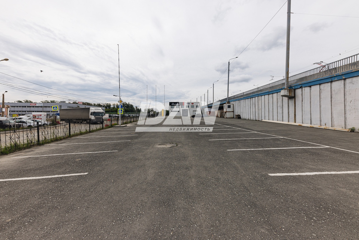 Торговое помещение 1625 м²