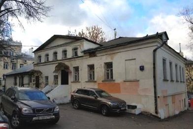 161 кв. м на улица Верхняя Радищевская в доме XVIII века выставят на аукцион