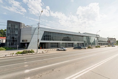 Здание дилерского центра Lexus в Новосибирске продано на торгах за 155 млн рублей