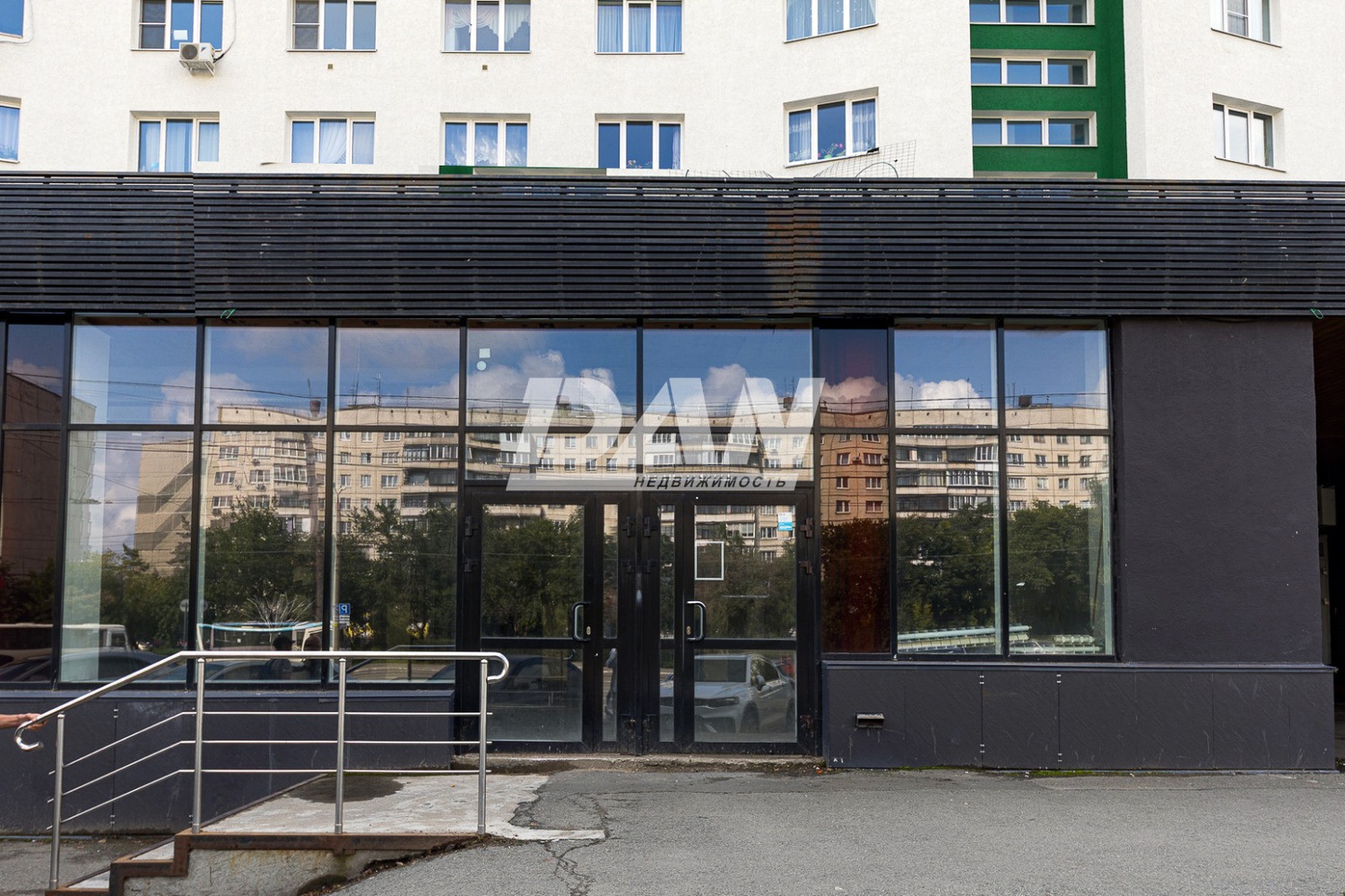 Помещение свободного назначения 1173,2 м²