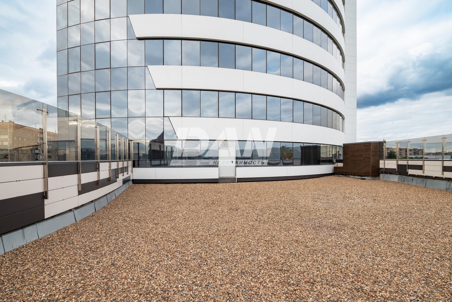 Торговая площадь 13515 м²