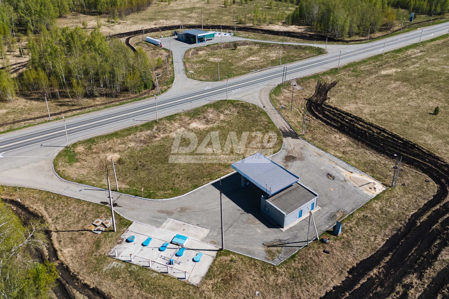 Земельный участок 14000 м²