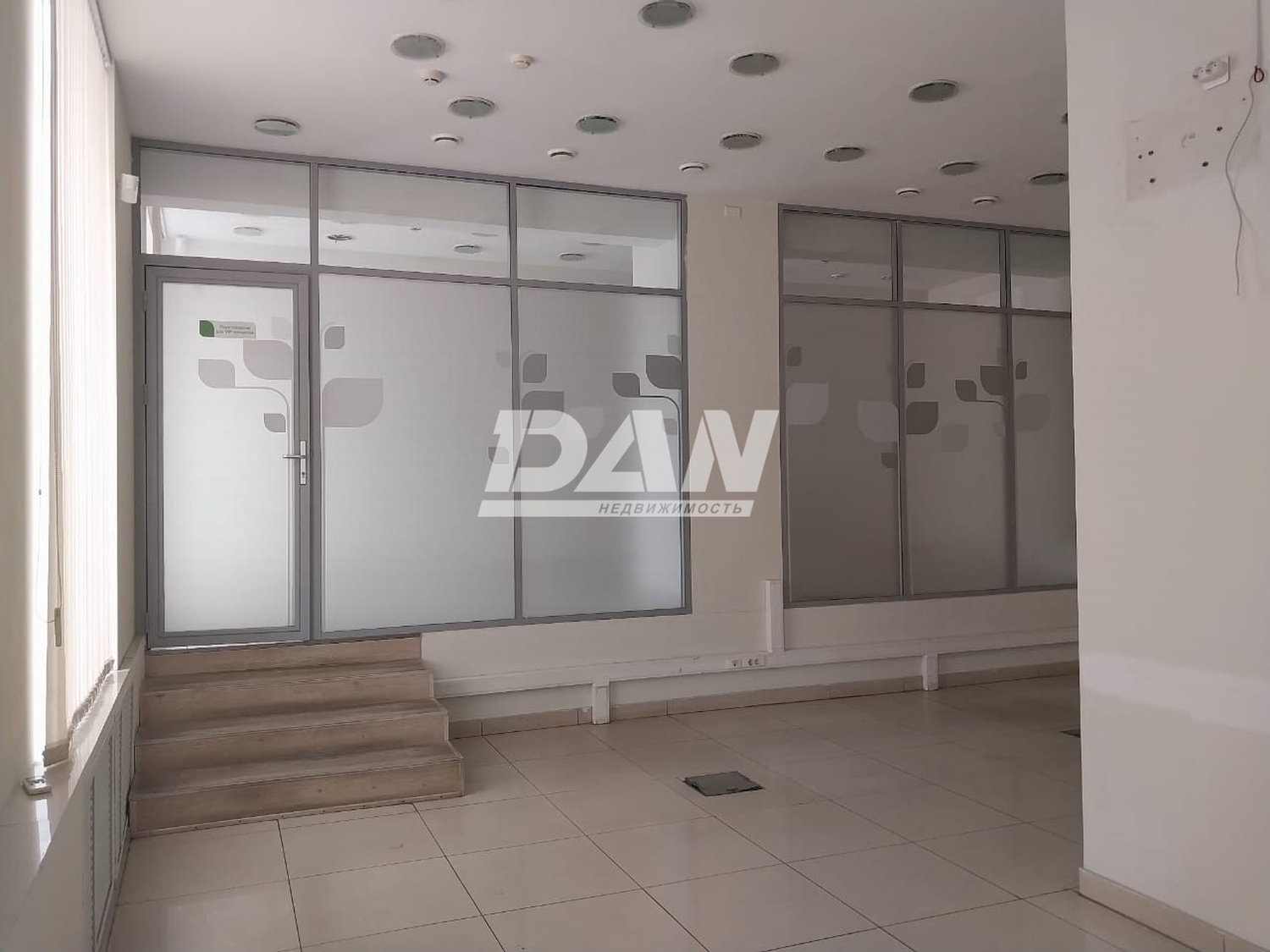 Торговое помещение 244,6 м²