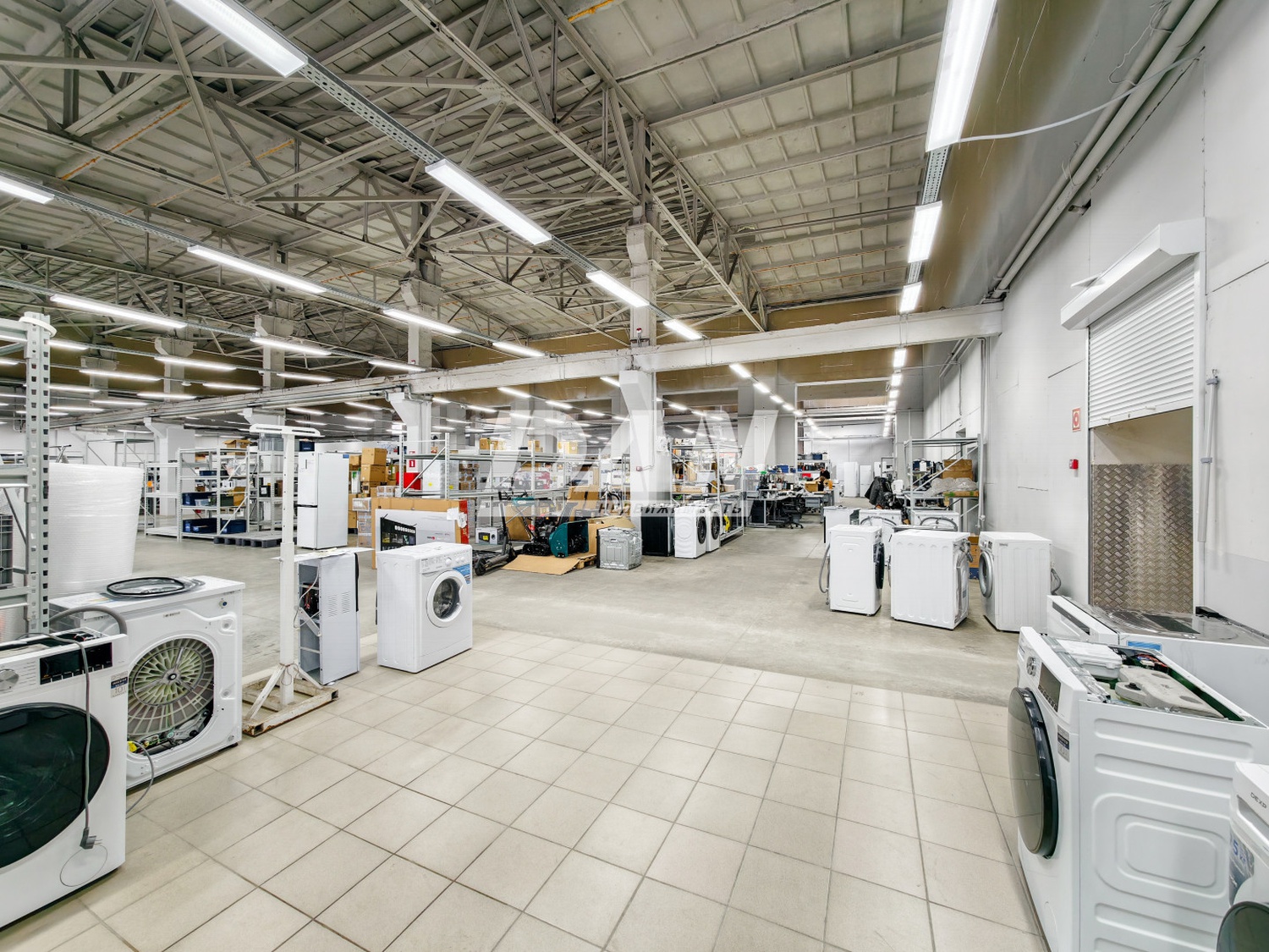 Торговая площадь 1486 м²