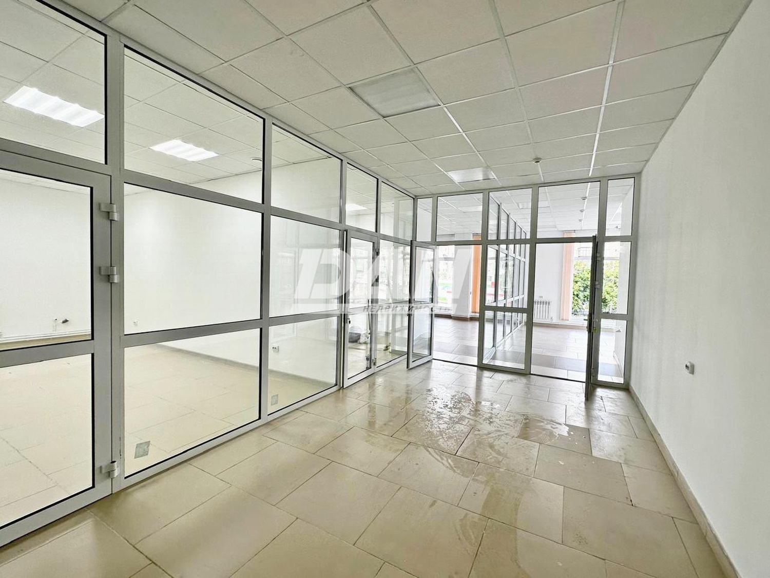 Торговая площадь 344,9 м²