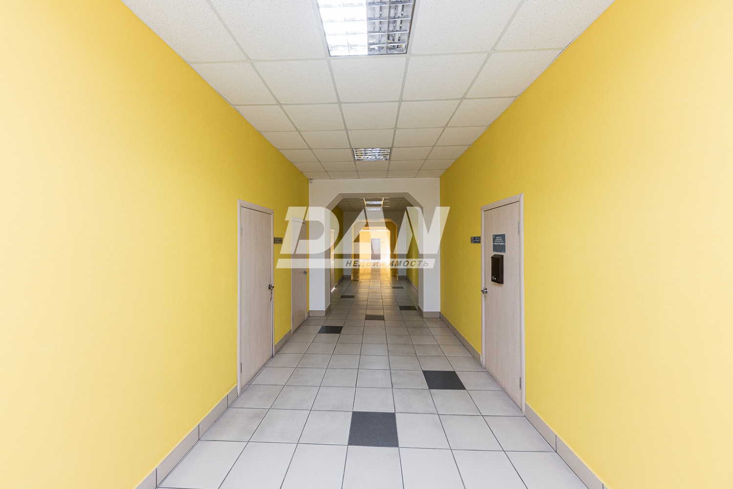 Офис 824,7 м²