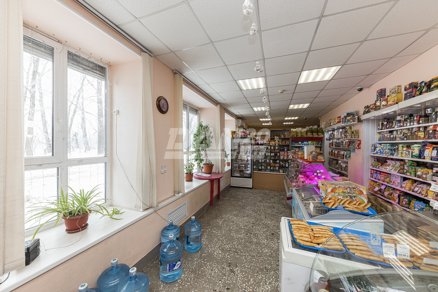 Помещение свободного назначения 183 м²