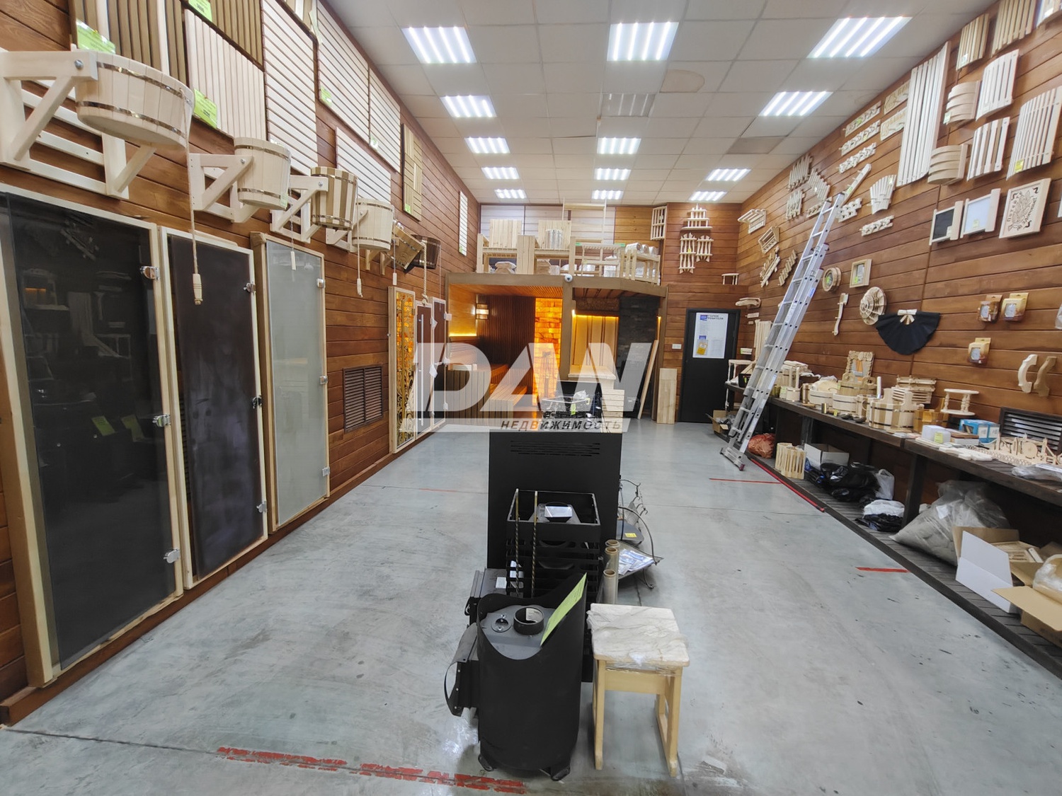 Торговое помещение 176 м²