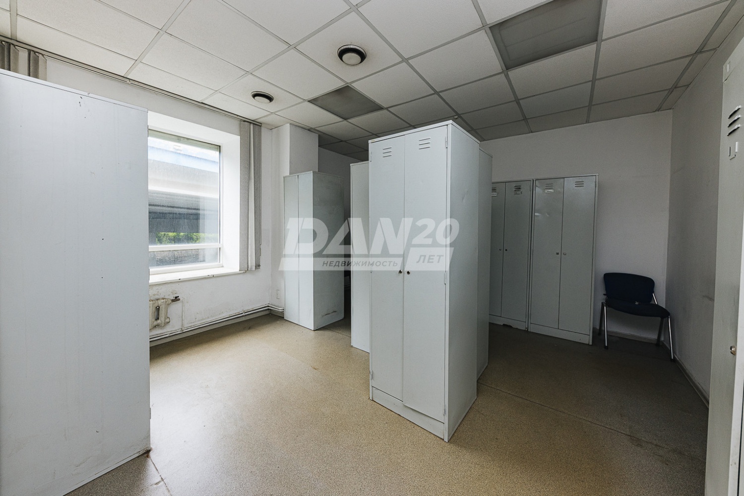 Торговая площадь 1625 м²