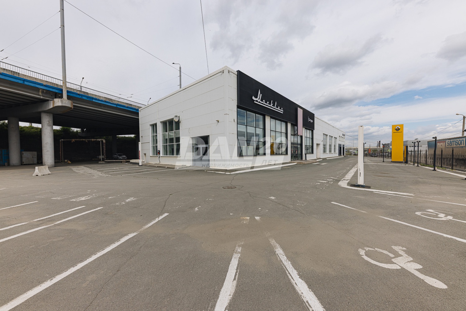 Торговая площадь 1625 м²