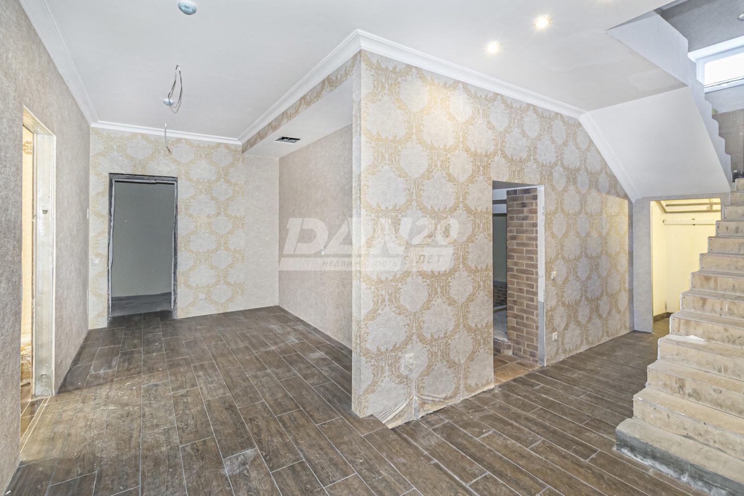 Помещение свободного назначения 593 м²