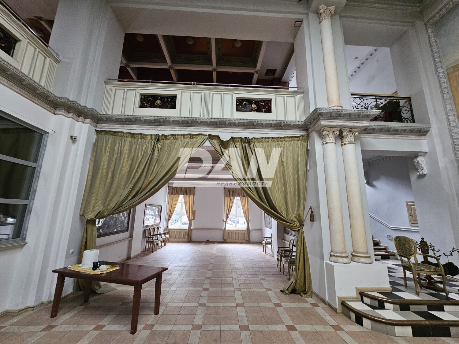 Торговое помещение 1439,5 м²