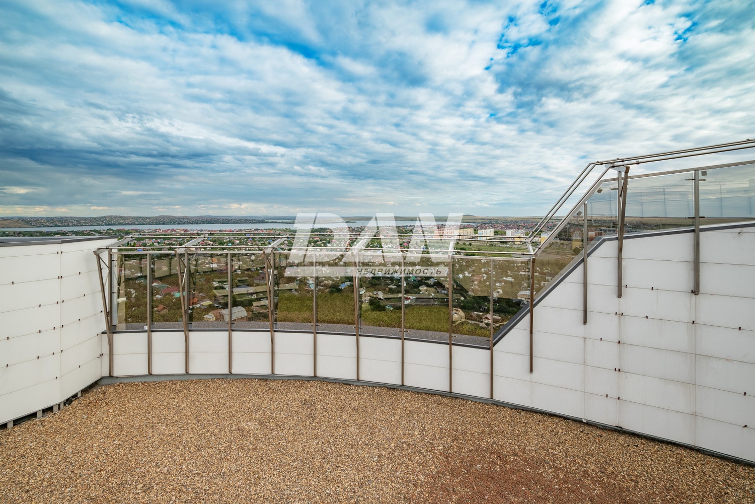 Торговая площадь 13515 м²