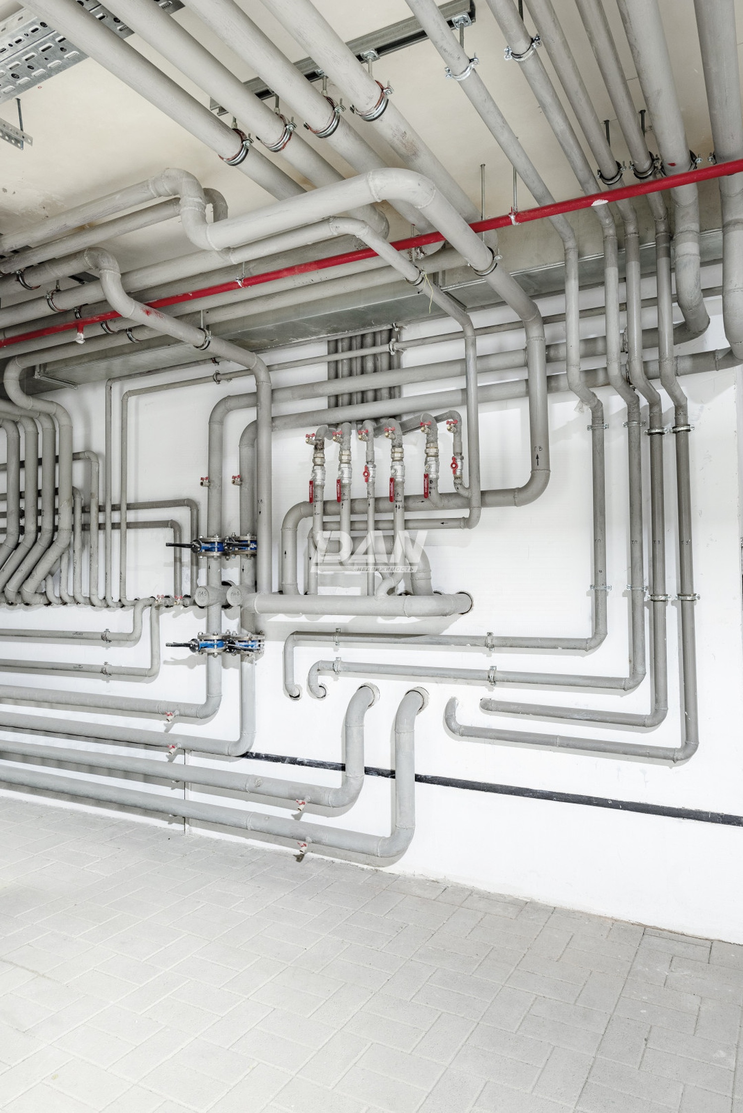 Торговая площадь 13515 м²