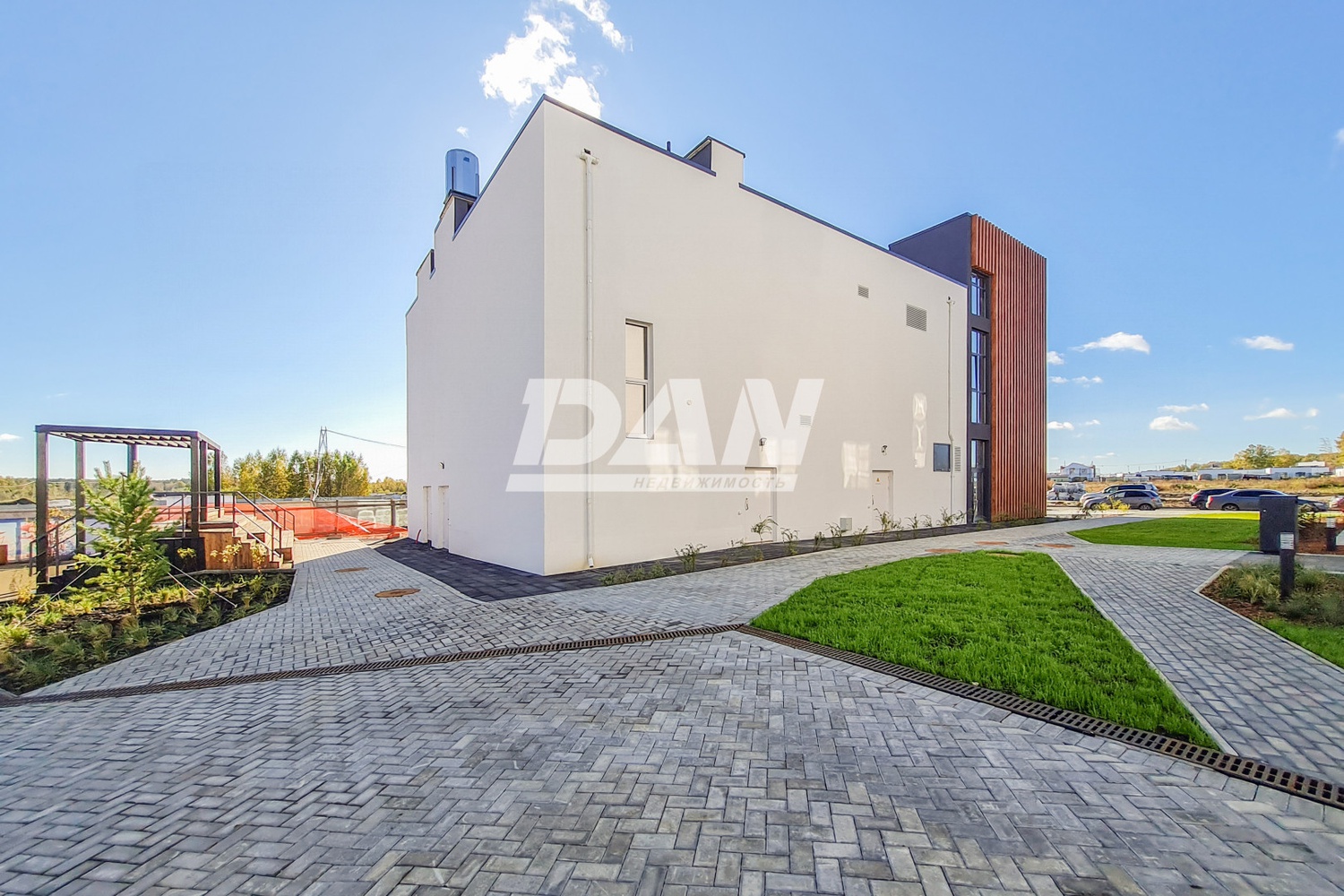 Помещение свободного назначения 641,3 м²