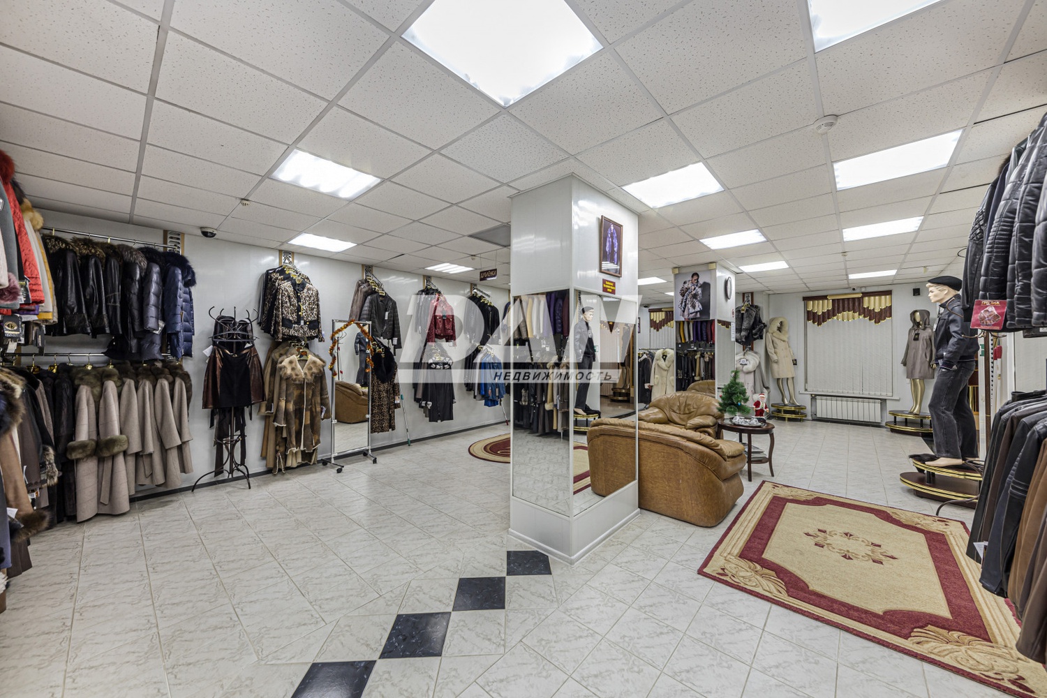 Торговая площадь 232 м²