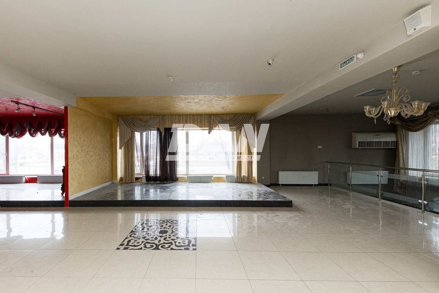 Помещение свободного назначения 682 м²