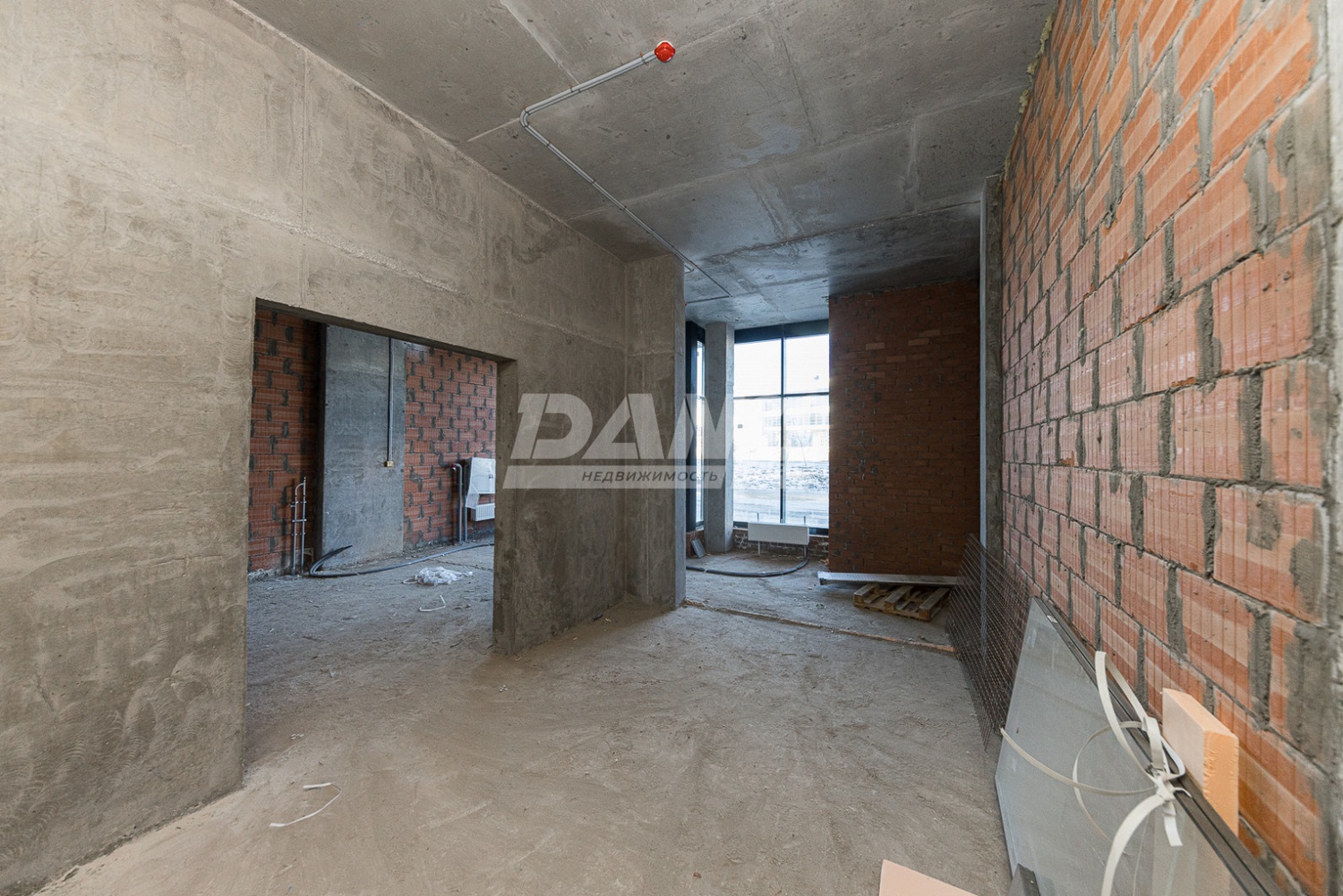 Торговая площадь 81,6 м²