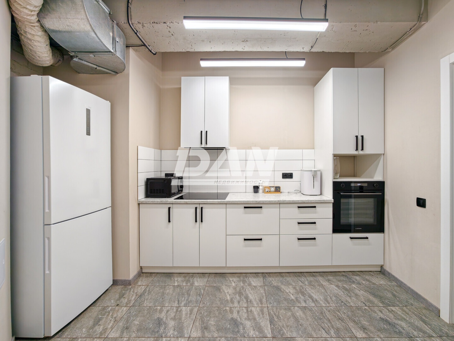 Помещение свободного назначения 321 м²