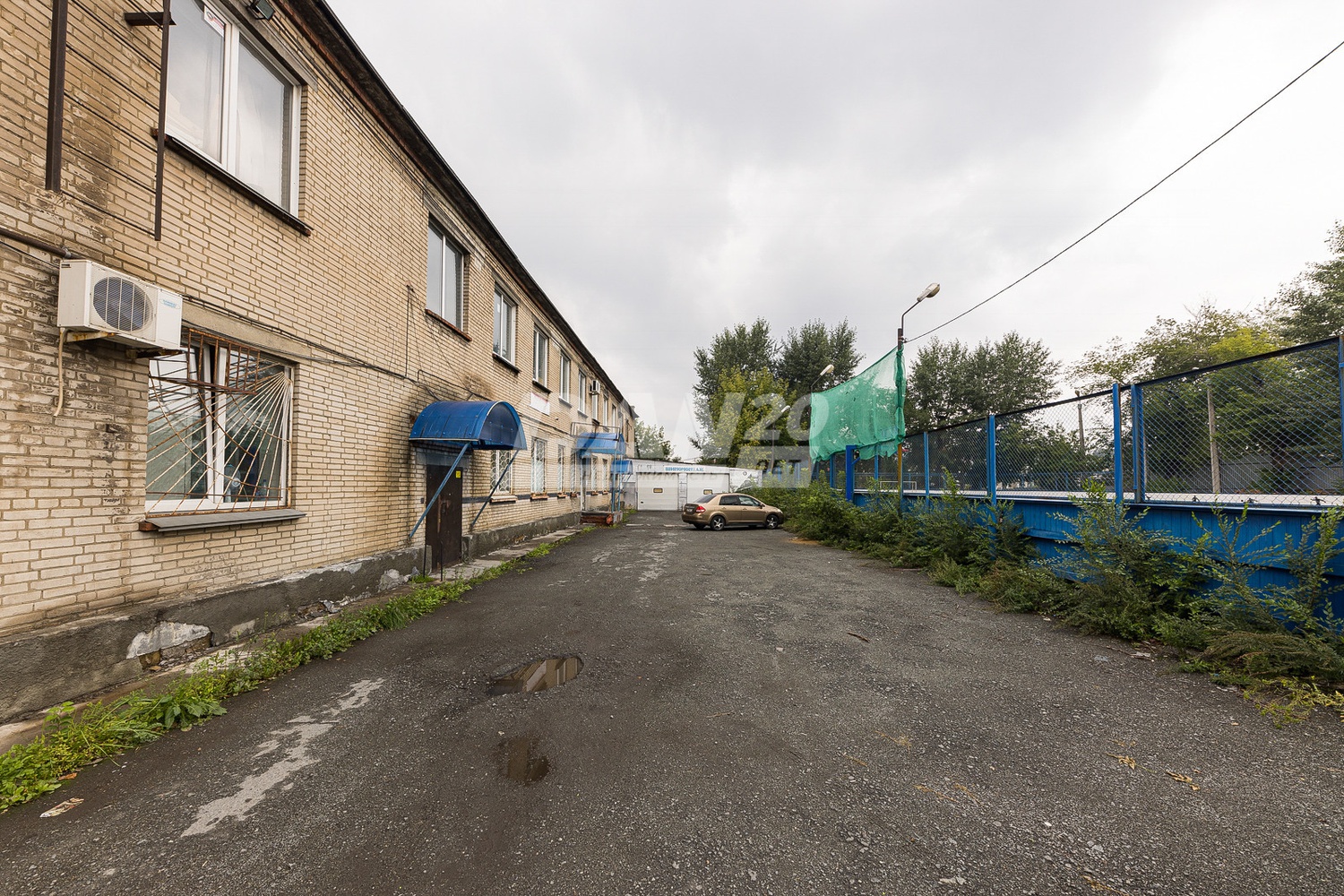 Торговое помещение 300 м²
