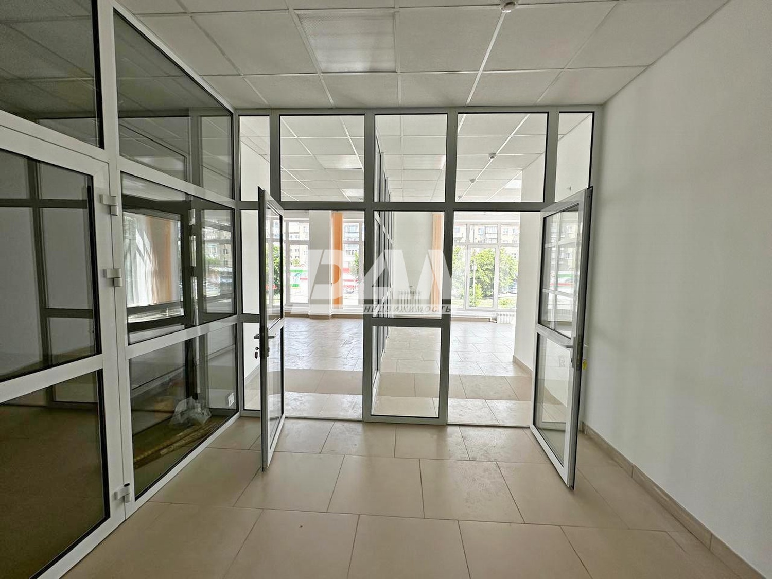 Торговая площадь 344,9 м²