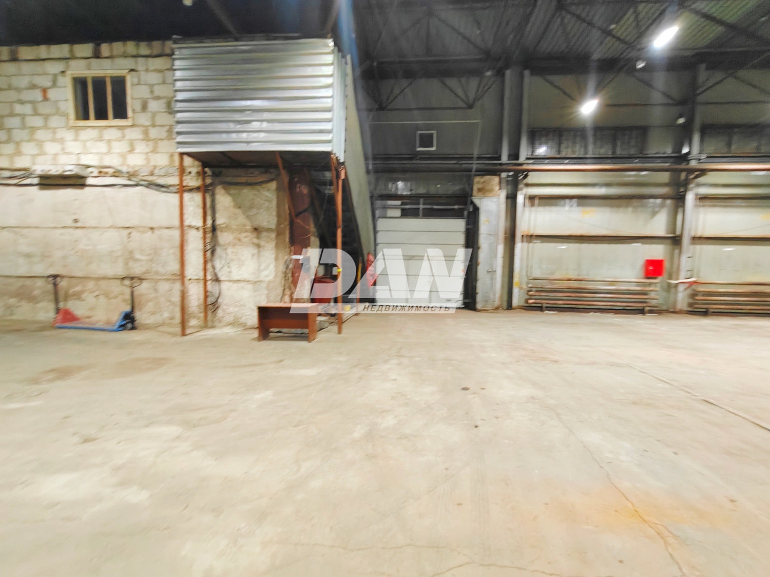 Склад 1400 м²