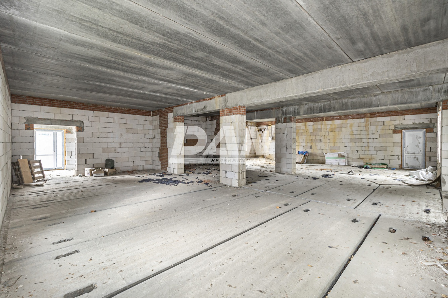 Помещение свободного назначения 1032 м²