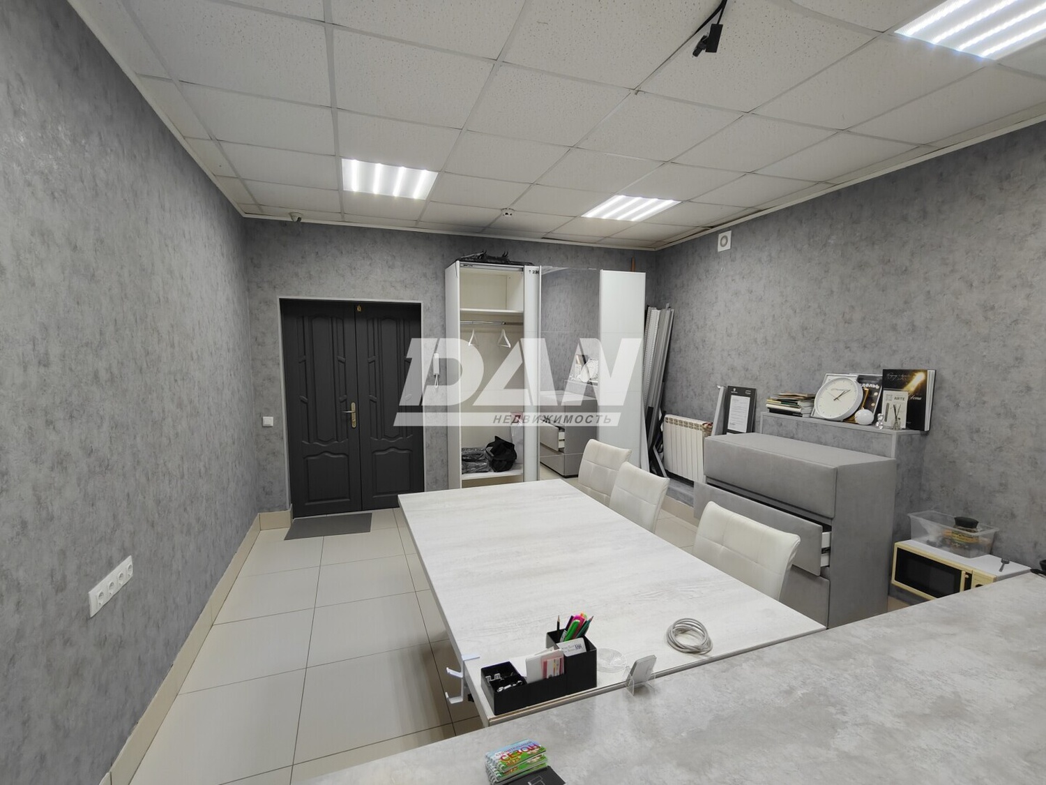 Помещение свободного назначения 295 м²