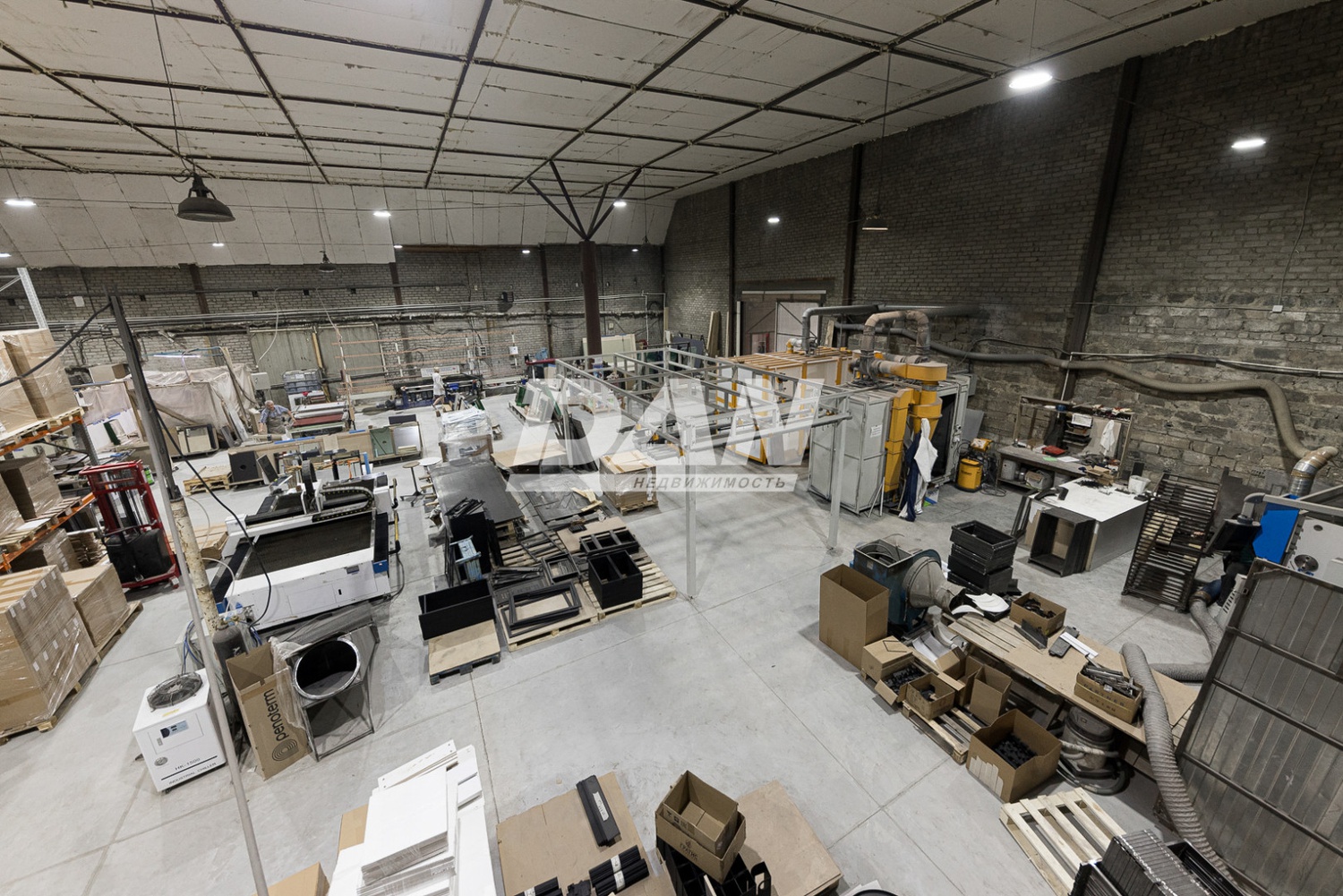 Склад 983 м²