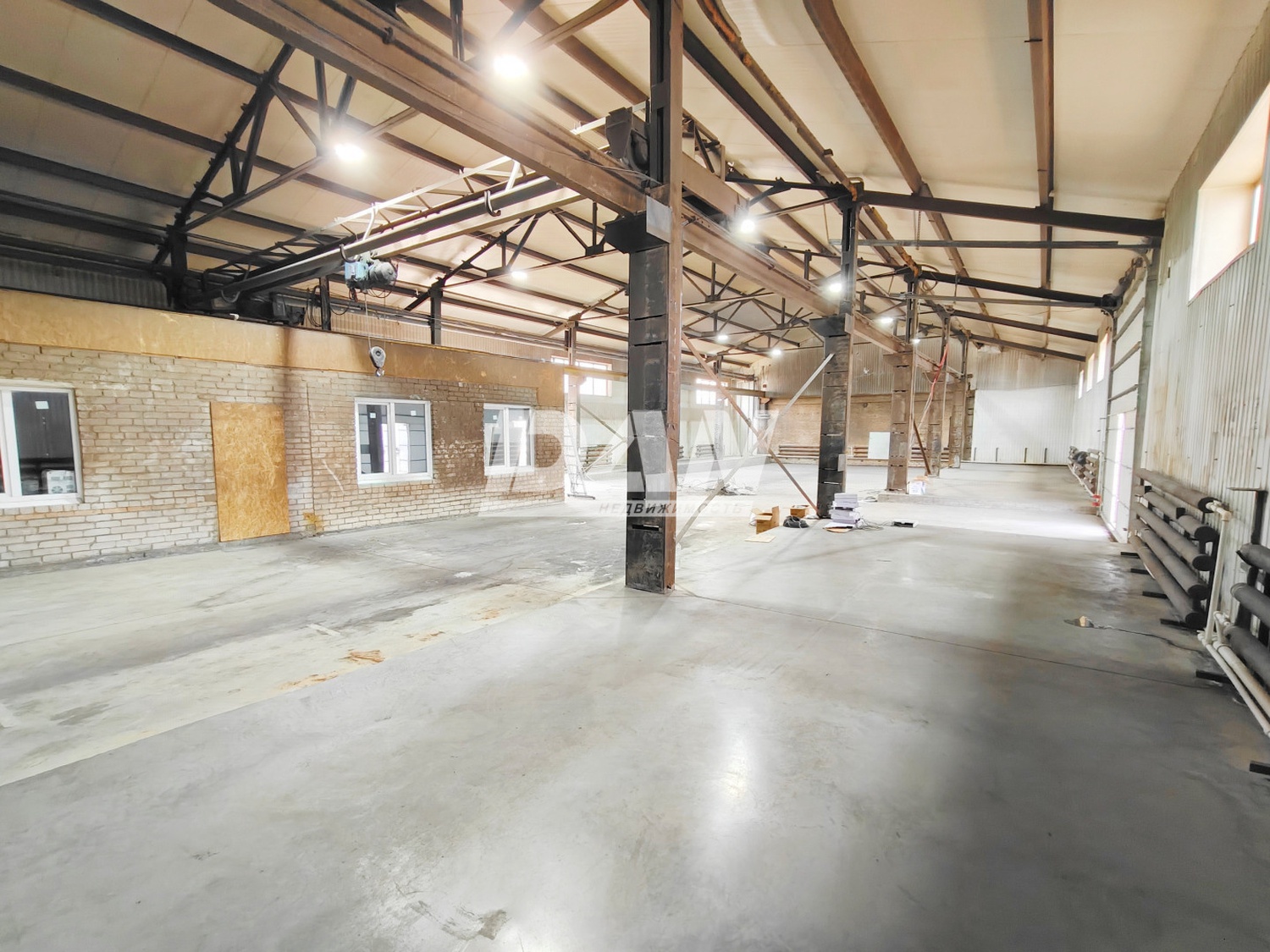 Помещение свободного назначения 648 м²