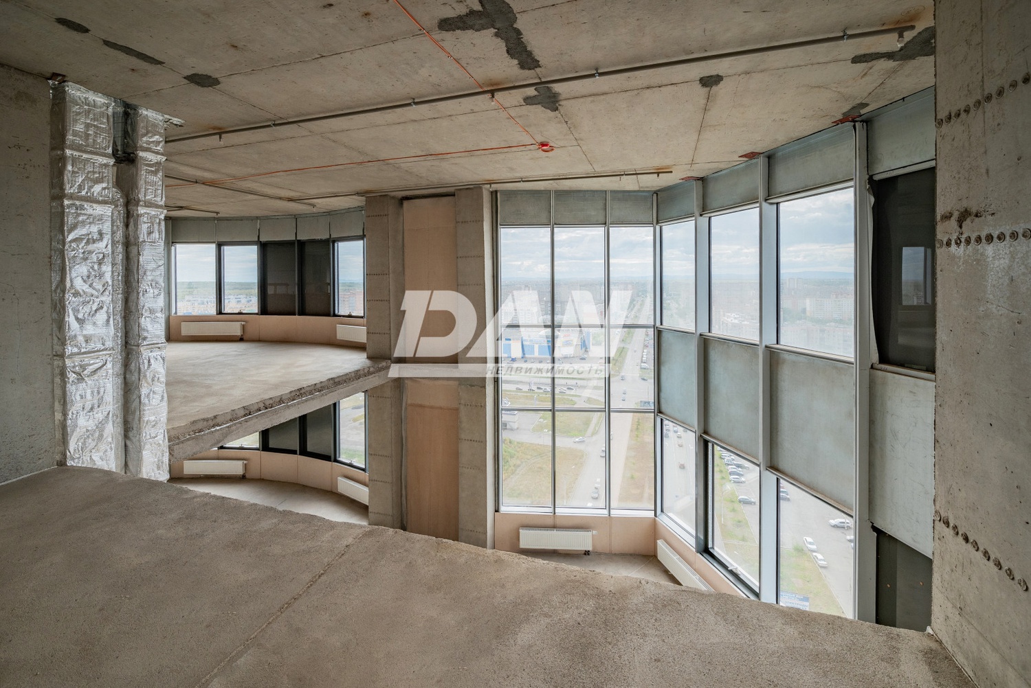 Торговая площадь 13515 м²