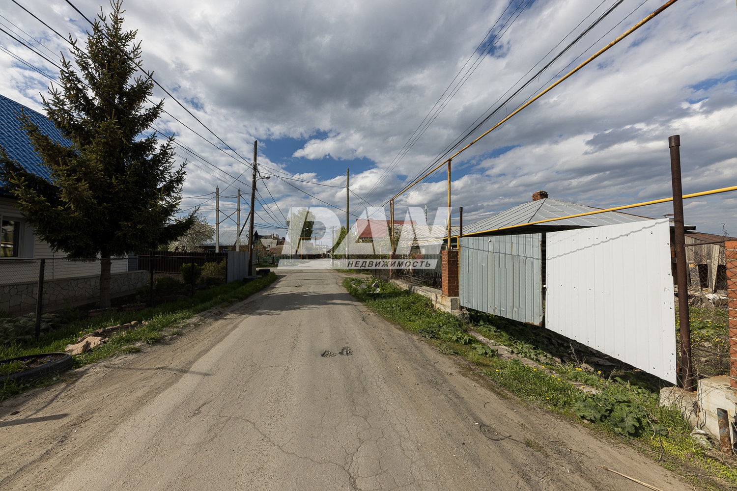 Земельный участок 1700 м²