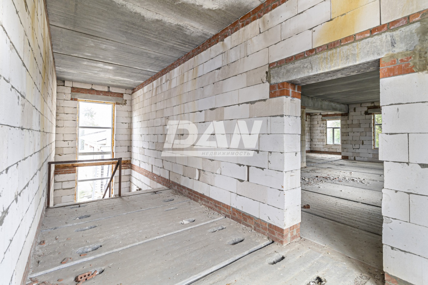 Помещение свободного назначения 1032 м²