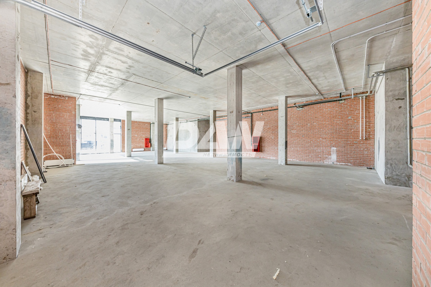 Помещение свободного назначения 641,3 м²