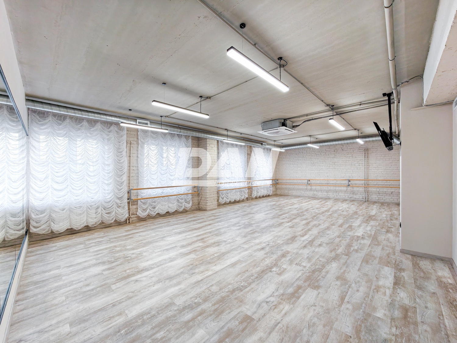 Помещение свободного назначения 1670 м²