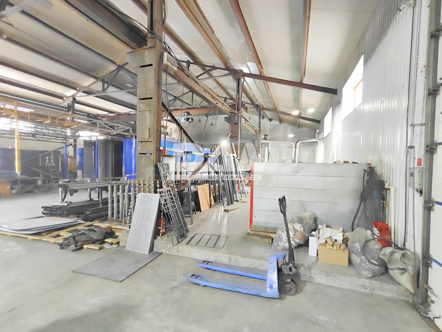 Помещение свободного назначения 648 м²