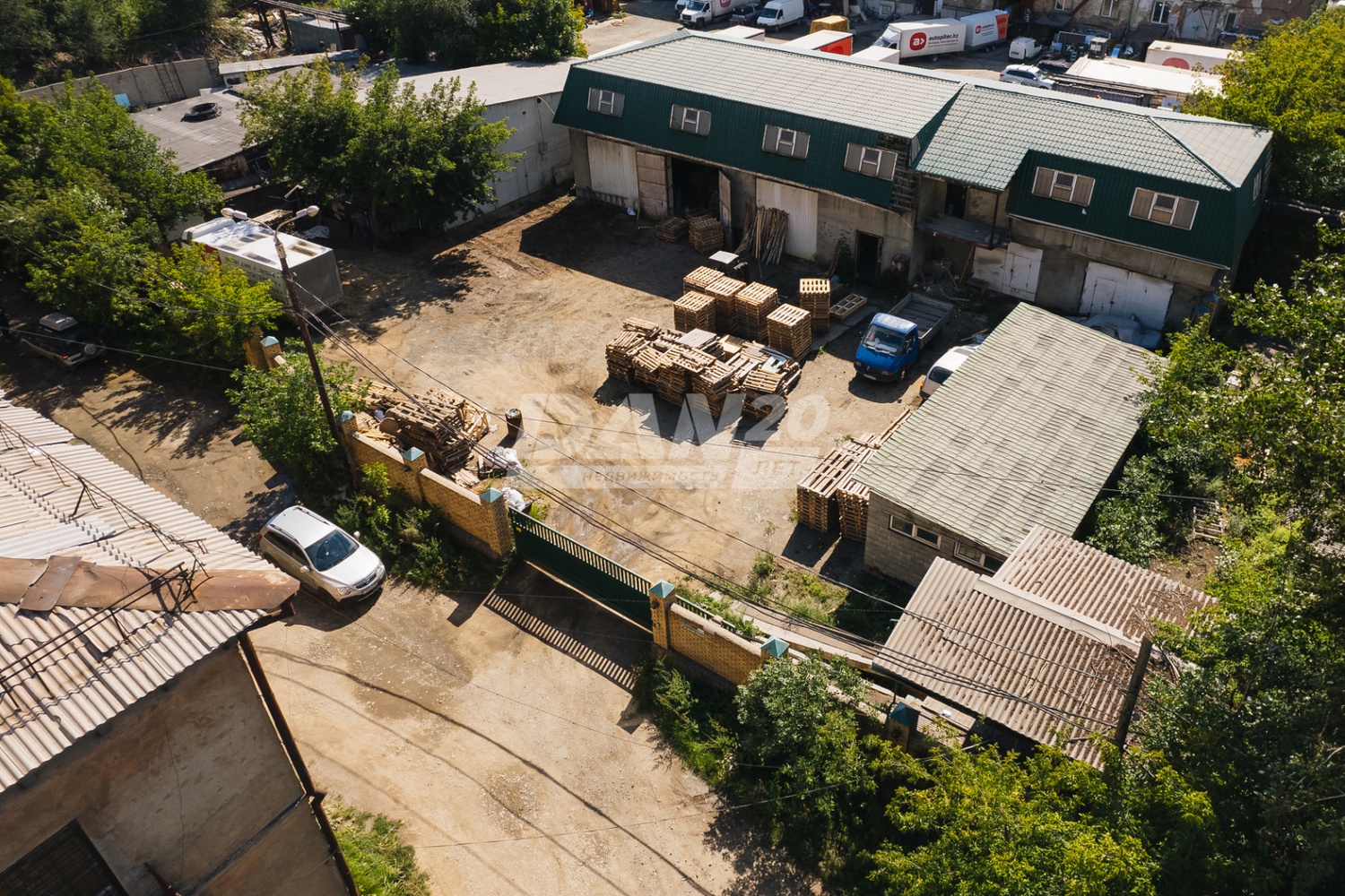 Земельный участок 1500 м²