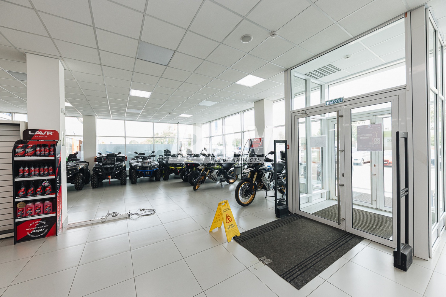 Торговое помещение 450 м²