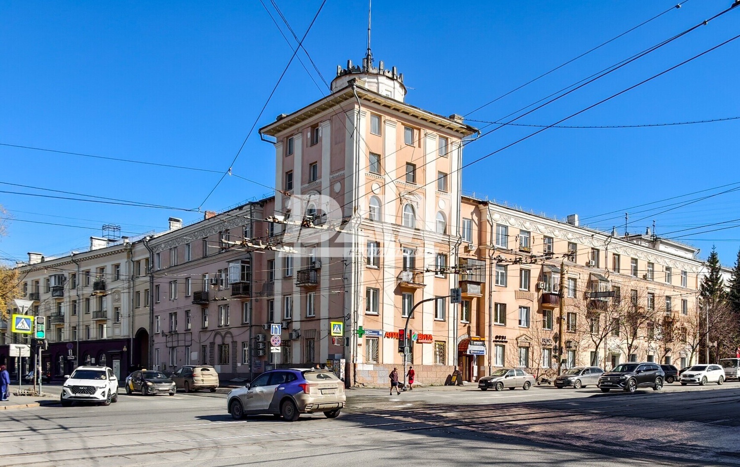 Торговая площадь 786 м²