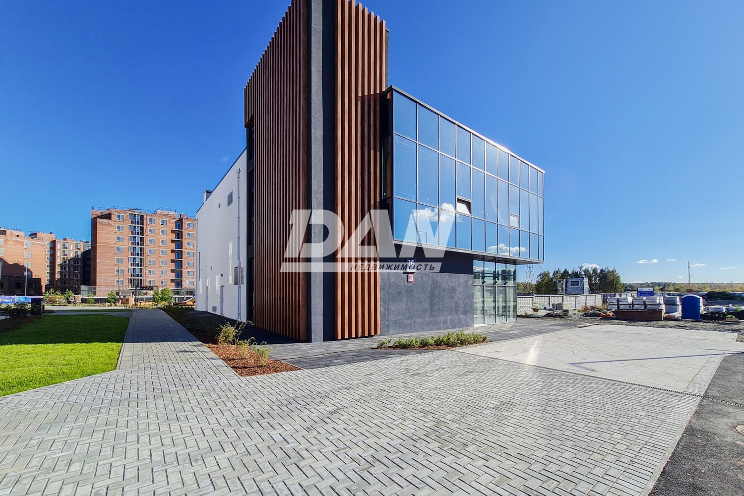 Помещение свободного назначения 641,3 м²