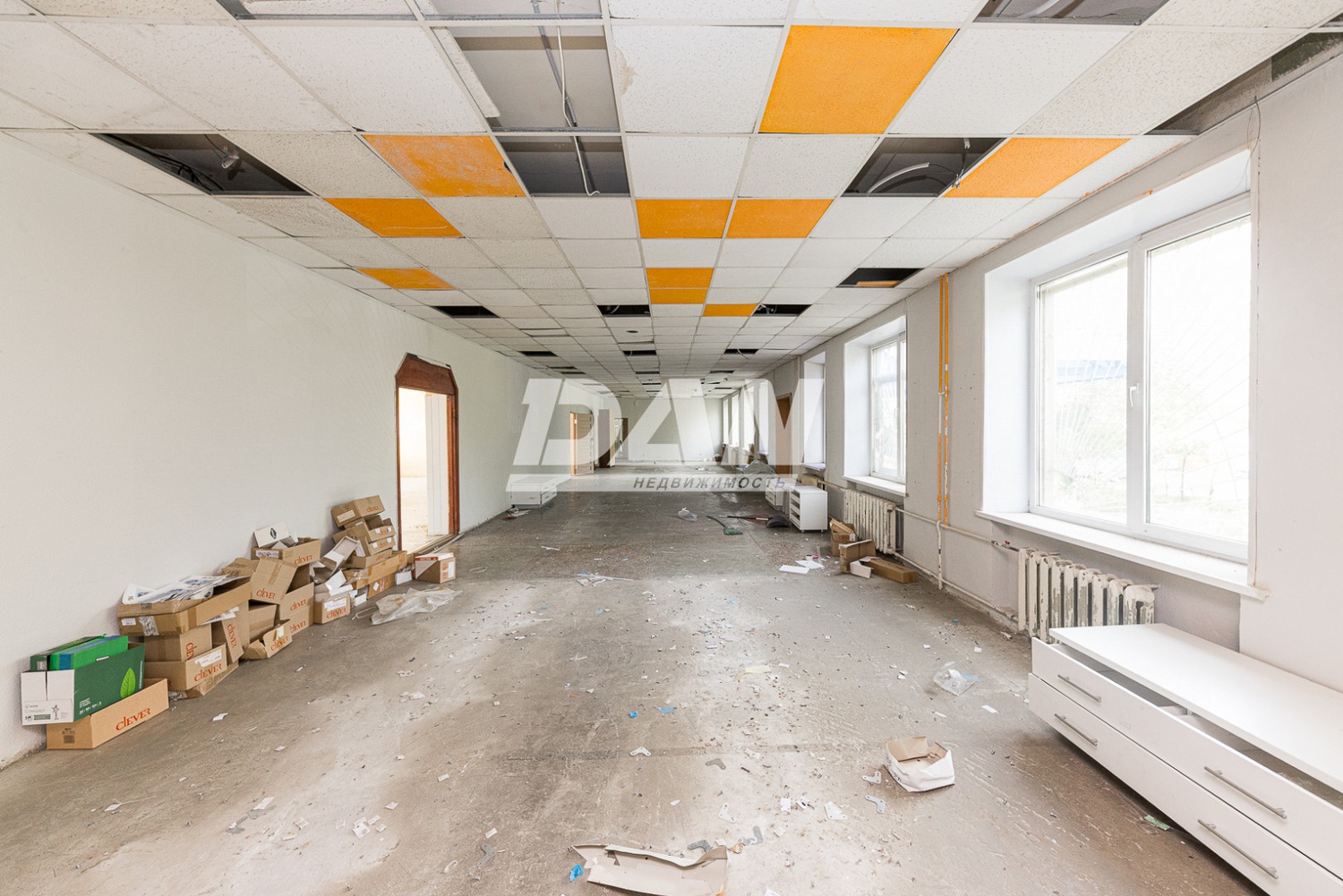 Торговое помещение 300 м²